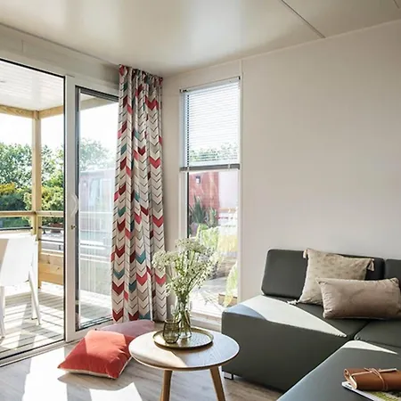 Mobil-home Jullouville, 3 Pieces, 4 Personnes - Fr-1-361a-69 * Jullouville-les-Pins